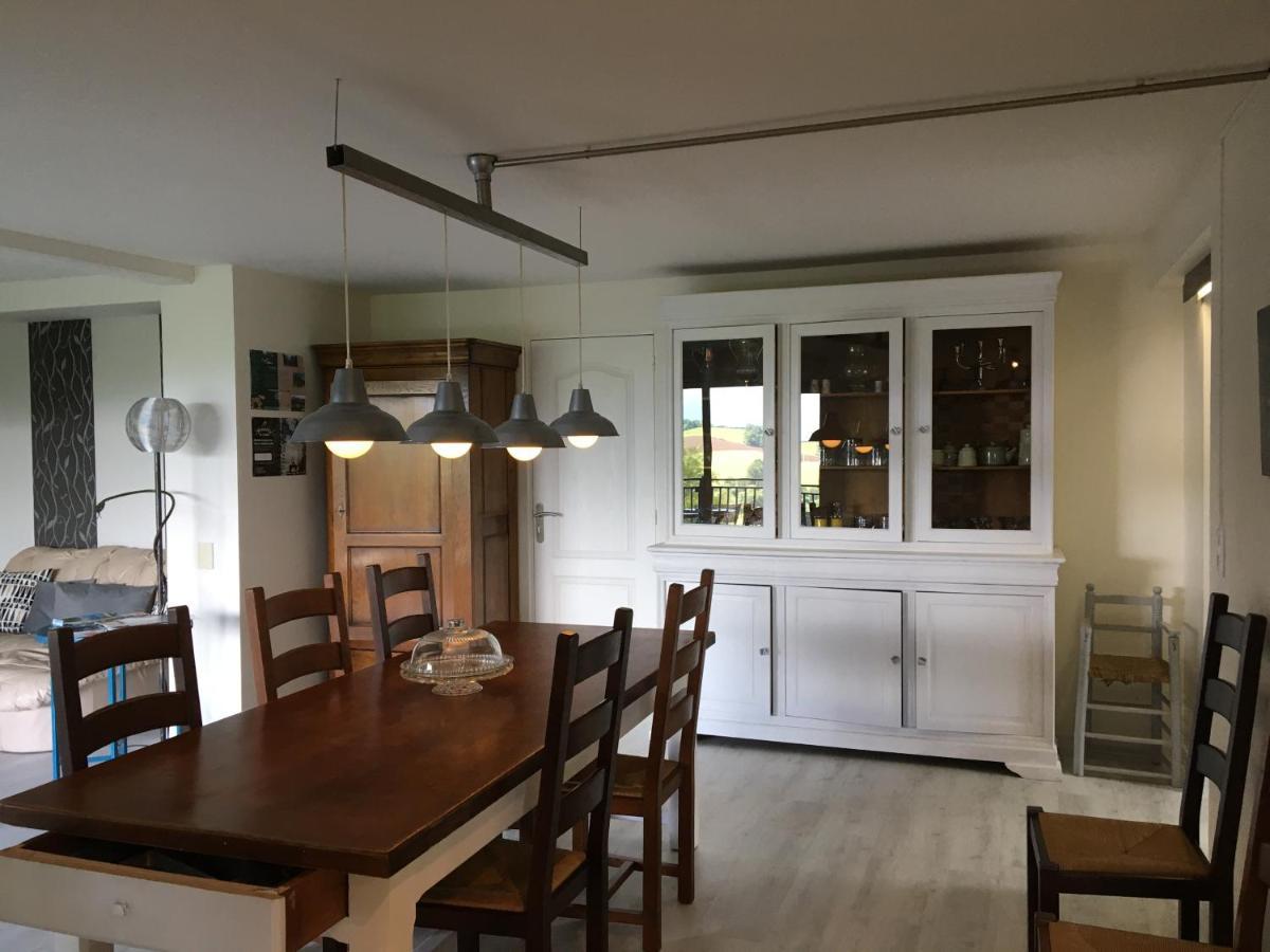 Les Gites De La Maison Bleue D'Estialescq Εξωτερικό φωτογραφία