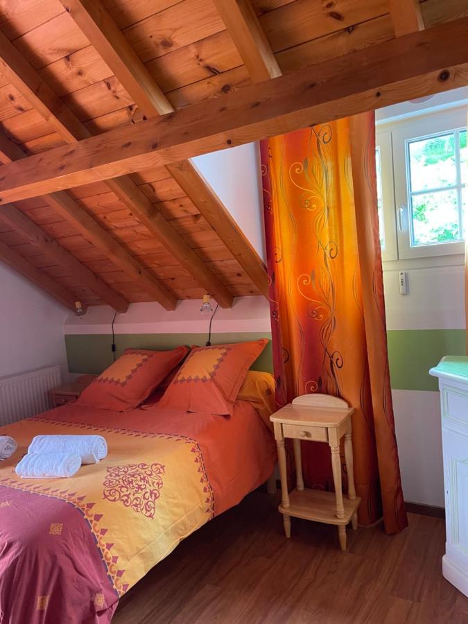 Les Gites De La Maison Bleue D'Estialescq Εξωτερικό φωτογραφία