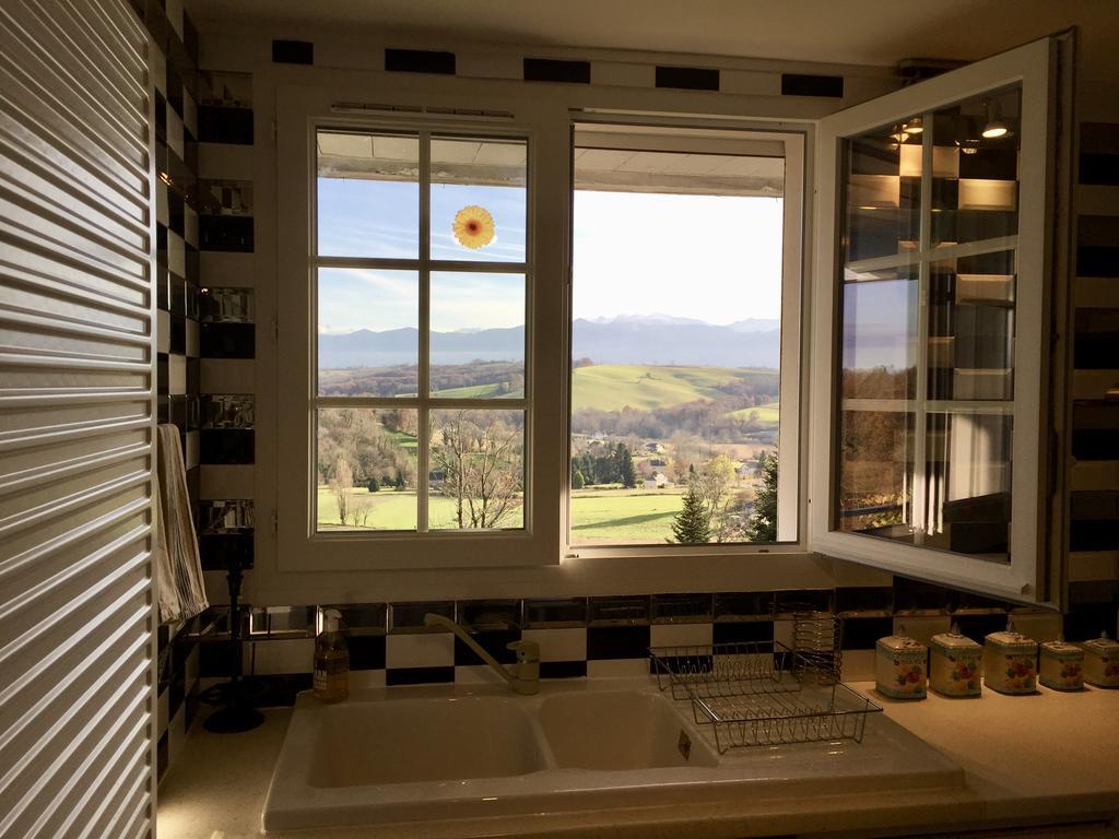 Les Gites De La Maison Bleue D'Estialescq Εξωτερικό φωτογραφία