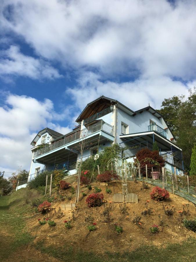 Les Gites De La Maison Bleue D'Estialescq Εξωτερικό φωτογραφία